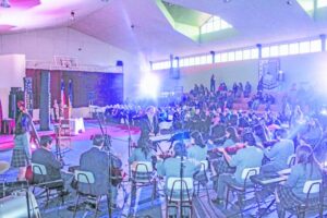 Con una obra de teatro, música y danza