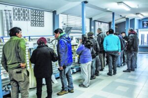 Desde destornilladores a $100 hubo en  remate de emblemática Ferretería Inges