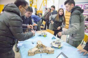 Proyectos de robótica destacaron en feria de innovación educativa