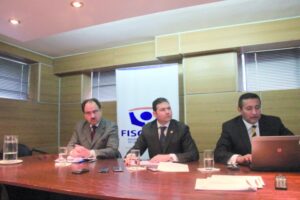 Fiscalía presume vinculación entre robos  de vehículos y ataques incendiarios