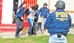 Tres mujeres detenidas en allanamientos por trata de personas en Punta Arenas