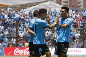 Deportes Iquique sigue firme en la cima del Apertura tras golear a Wanderers
