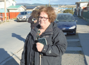 Mujer sufre violento ataque de perros cuando fue a dejar a su nieto al colegio