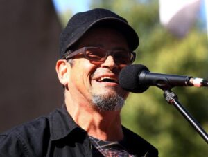 Joe Vascocellos y “Los locos del humor” se presentarán gratis para los maestros de la construcción