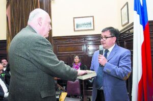 Asumió nuevo concejal y se aplazó votación para subvención por deudas del Festival de la Patagonia
