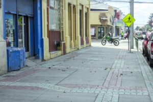 Viento provocó desprendimiento  de cornisa de antigua construcción