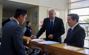 Concejales interpusieron denuncia en Fiscalía contra alcalde Boccazzi por posible malversación de fondos