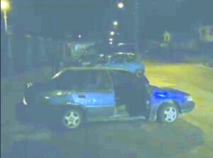 Roban y queman auto durante la  madrugada