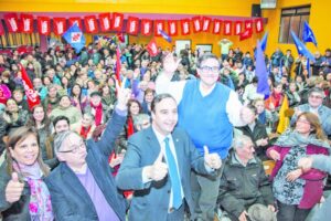 Tensa espera en el oficialismo por inminente cambio en gabinete regional