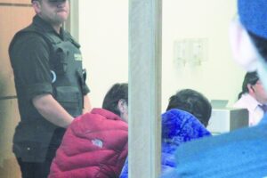 Dos adolescentes que fueron detenidos  con jeep robado recuperaron su libertad