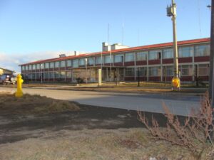Tres funcionarios de hospital de Natales sancionados  por traslado de paciente que murió en Punta Arenas