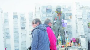 Tres famosas sepulturas reciben miles de visitantes en el Cementerio Municipal de Punta Arenas