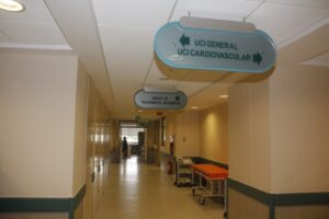 Hombre aplastado por camión continúa grave