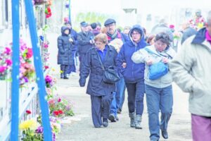 Más de 10 mil personas visitaron ayer el Cementerio Municipal de Punta Arenas
