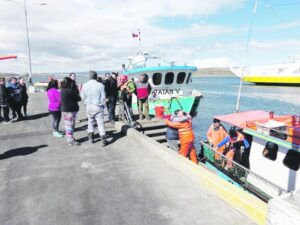 Milagroso rescate de cuatro pescadores tras hundimiento de lancha en Porvenir