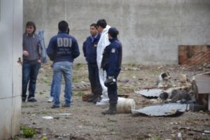 En Río Gallegos mataron a un hombre y lo enterraron en el patio de la casa