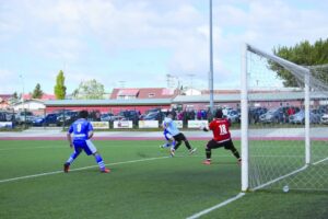 Natales y “18” repartieron puntos en la final de ida de las eliminatorias