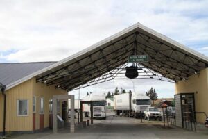 Filas de hasta 4 kilómetros de camiones  en la frontera por paro del sector público