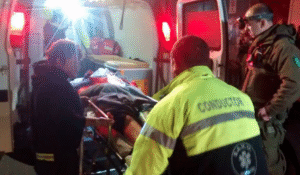 Hombre de 72 años fue apuñalado por  defender a mujer que era acuchillada