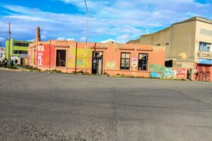 Hombre fue asaltado y golpeado al  interior de céntrica casa abandonada