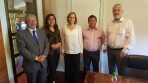 Presidenta de la DC se reúne con dirigentes aduaneros para buscar acercamientos con el gobierno