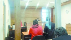 Madre de joven colombiano que estuvo  al borde de la muerte exige justicia