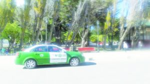 Skater de 17 años agredió a funcionario de Carabineros, en la  Plaza de Armas