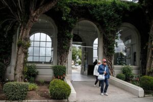 Mercado Municipal y el Cementerio de Punta Arenas abrieron sus puertas en Navidad