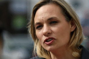 Senadora Goic espera que en marzo próximo se llame a licitación para Fibra Óptica Austral