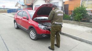 Roban especies de vehículo estacionado en el sector sur de Punta Arenas