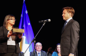 Con ausencia de Emilio Boccazzi y prometiendo eficiencia y transparencia, Claudio Radonich asumió Alcaldía