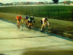 Las vivencias de los triunfos y los protagonistas del ciclismo regional en los 80 y 90