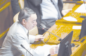 Morano presentó proyecto que establece responsabilidad subsidiaria a las AFP
