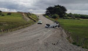 Dos personas resultaron lesionadas en volcamiento ocurrido camino a Río Verde