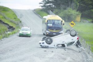 Cuatro lesionados dejó volcamiento camino a Río Verde