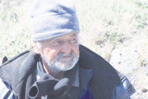 En la calle vive hombre al que hace diez días se le quemó su mediagua