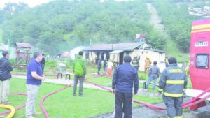 Voraz incendio destruyó en sólo minutos casa de sobrino de última mujer yagán