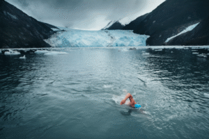 Deportista inglés nadará hoy larga distancia en gélidas aguas antárticas