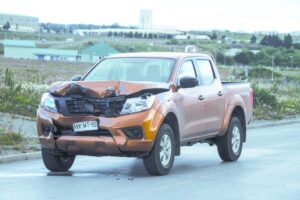 Conductor ebrio provocó triple  colisión dejando lesionados y daños