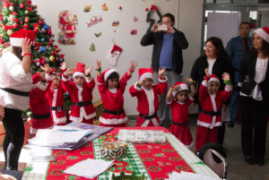Quedan más de 150 cartas disponibles para cumplir el deseo de Navidad a un niño