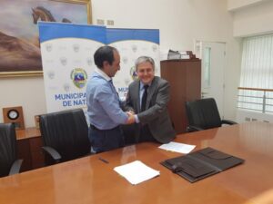 Firman histórico convenio entre Puerto Natales y Torres del Payne