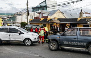 Dos argentinos lesionados en violenta colisión