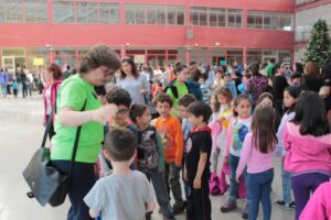 413 niños y jóvenes participaron del primer día del Campamento Científico Escolar