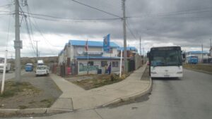 Microbuses podrían desviar recorridos por apedreos