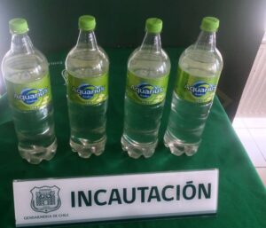 Intentan ingresar alcohol en botellas de agua a condenado por homicidio