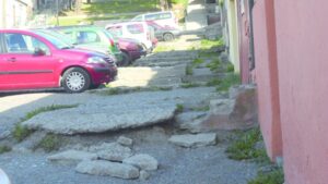 El acceso en mal estado al Mirador del Cerro de La Cruz: una forma de anti turismo
