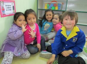 Niños y niñas juegan y se divierten en el programa “Vacaciones en mi Jardín” de Integra