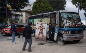 Dueño de micro en la plaza:  “Presenté un recurso de amparo  para que me dejen trabajar”