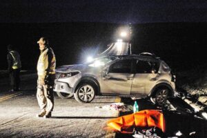 Familia volcó en la ruta: una mujer fallecida y tres heridos