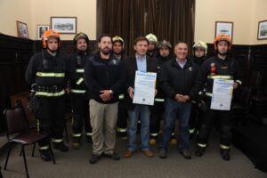 Municipalidad de Punta Arenas inicia campaña de ayuda a bomberos que combaten los incendios en el sur del país